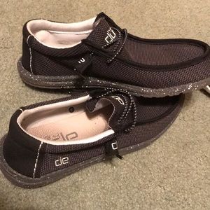 Hey Dude! Shoes barely worn